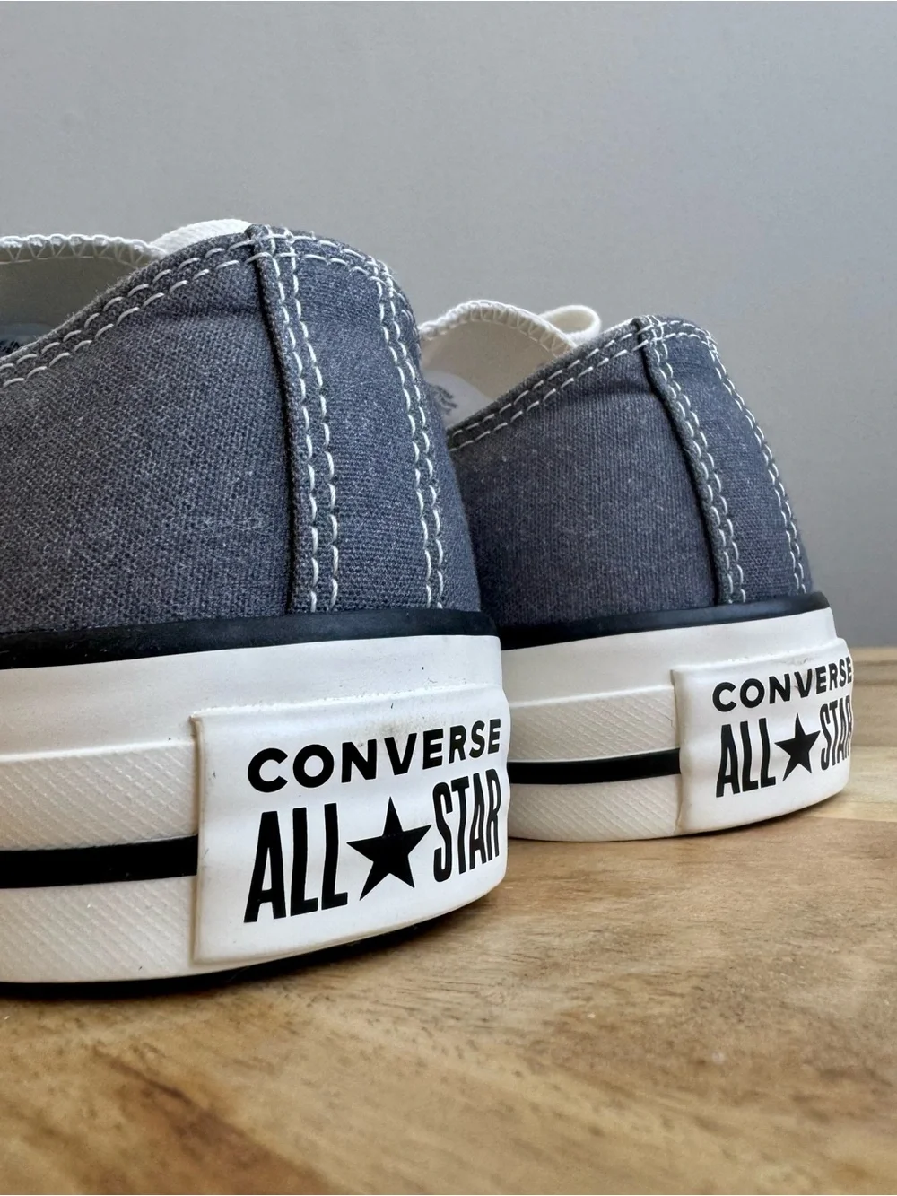 Converse Chuck Taylor All Star Low Top Ombre Fade Gray Women 7.5 Sneakers New